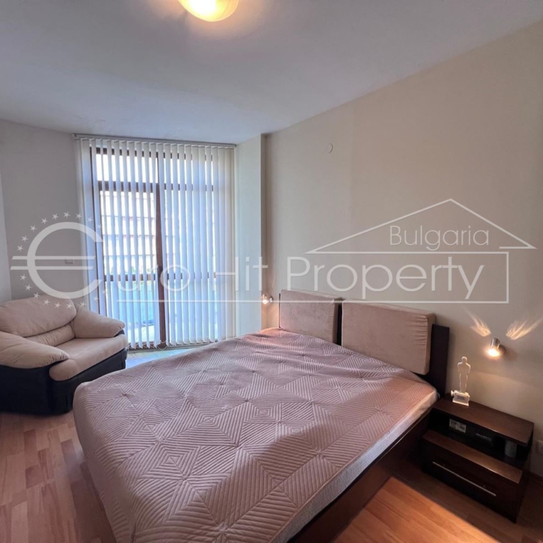 Двустаен обзаведен апартамент в комплекс с басейн в Свети Влас - 0