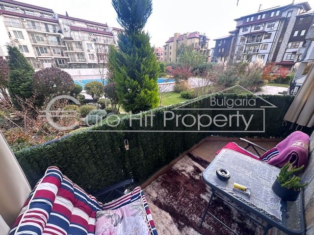 Апартамент с 2 спални в комплекс в Свети Влас - 0