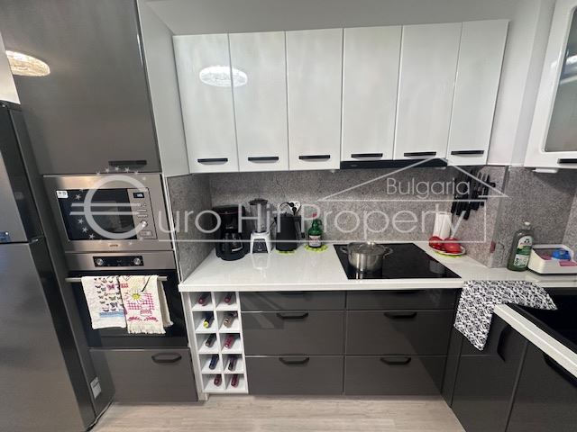 Апартамент с 2 спални в комплекс в Свети Влас - 0