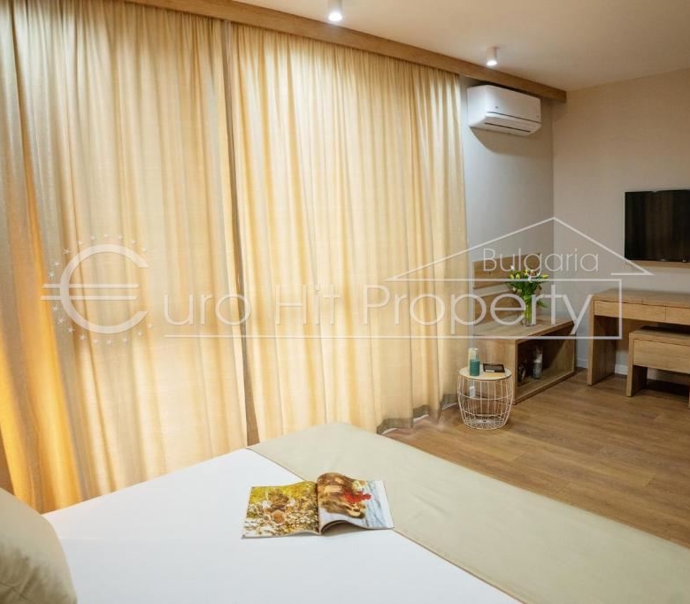 Тристаен апартамент с фронтална гледка море в луксозен комплекс на първа линия в Сарафово - 0