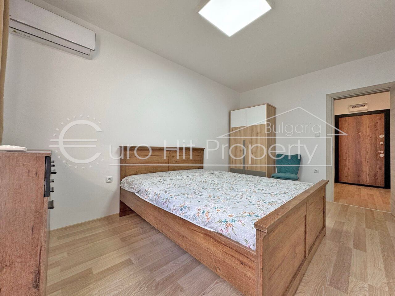 Двустаен обзаведен апартамент в нова жилищна сграда в кв. Сарафово - 0