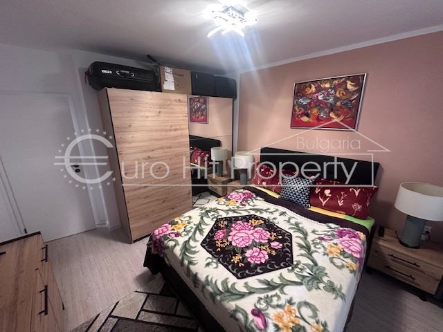 Апартамент с 2 спални в комплекс в Свети Влас - 0