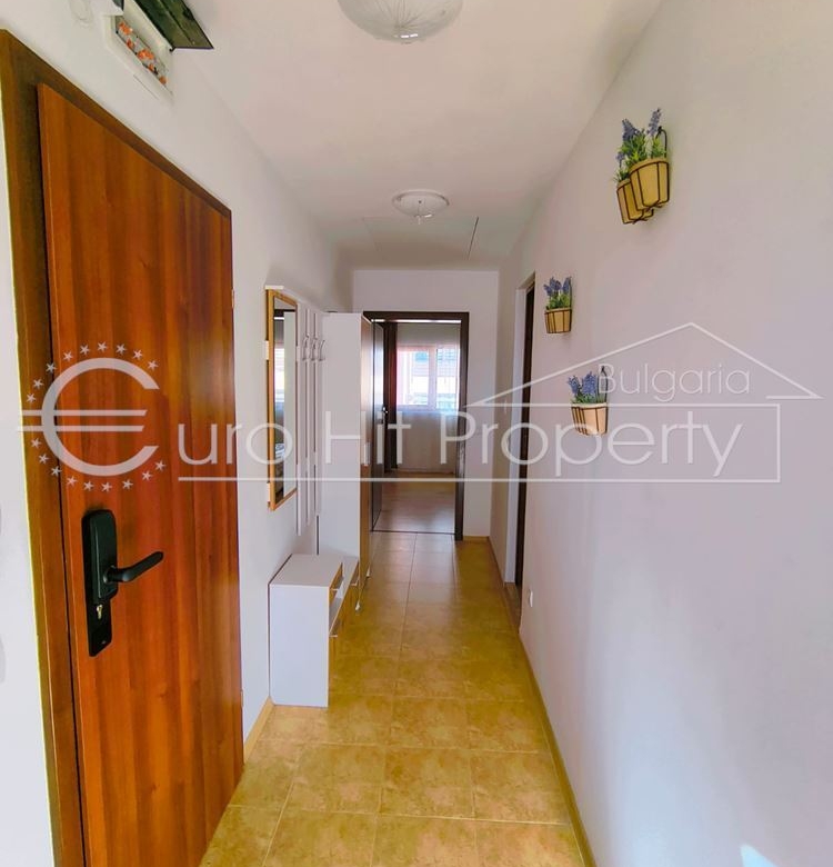 Двустаен обзаведен апартамент в Свети Влас на 100м. от плажа - 0