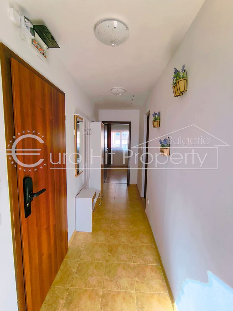 Двустаен обзаведен апартамент в Свети Влас на 100м. от плажа - 0