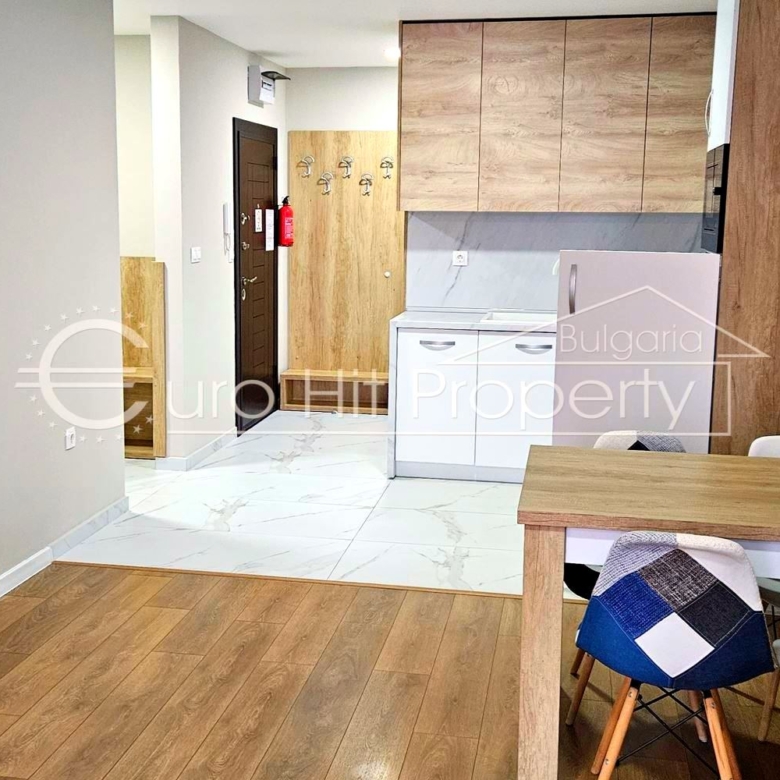 Двустаен обзаведен апартамент с морска панорама в луксозен комплекс в кв. Сарафово - 0