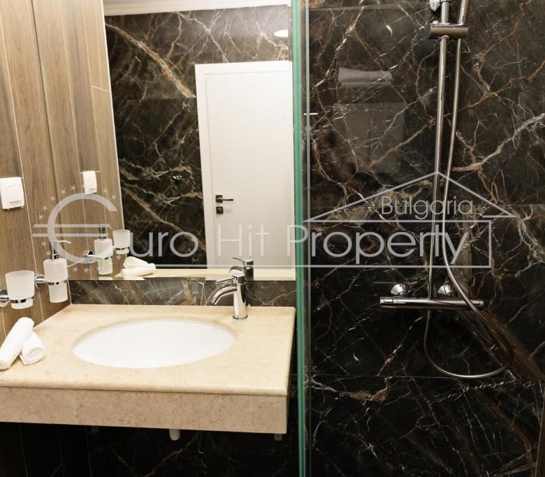 Тристаен апартамент с фронтална гледка море в луксозен комплекс на първа линия в Сарафово - 0