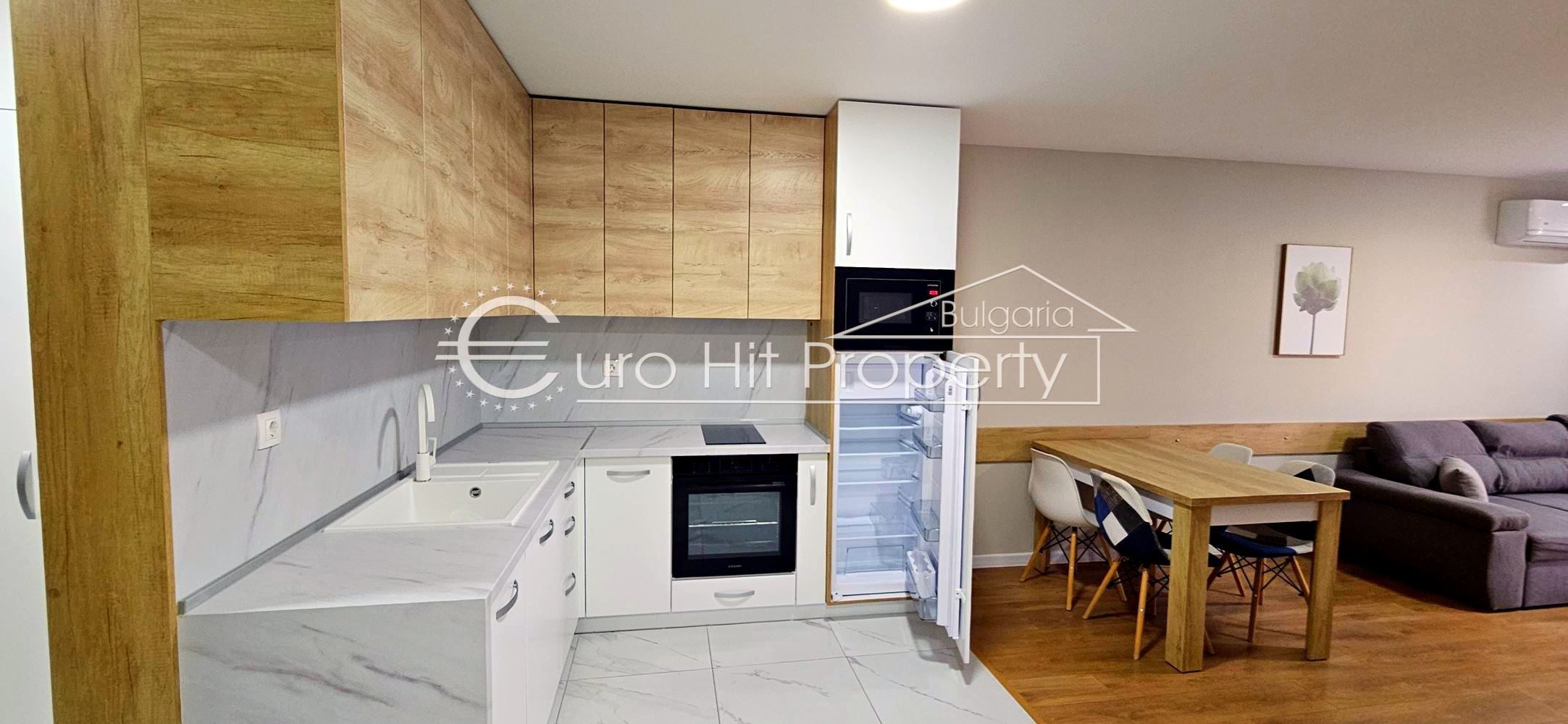 Двустаен обзаведен апартамент в луксозен комплекс на първа линияь в кв. Сарафово - 0