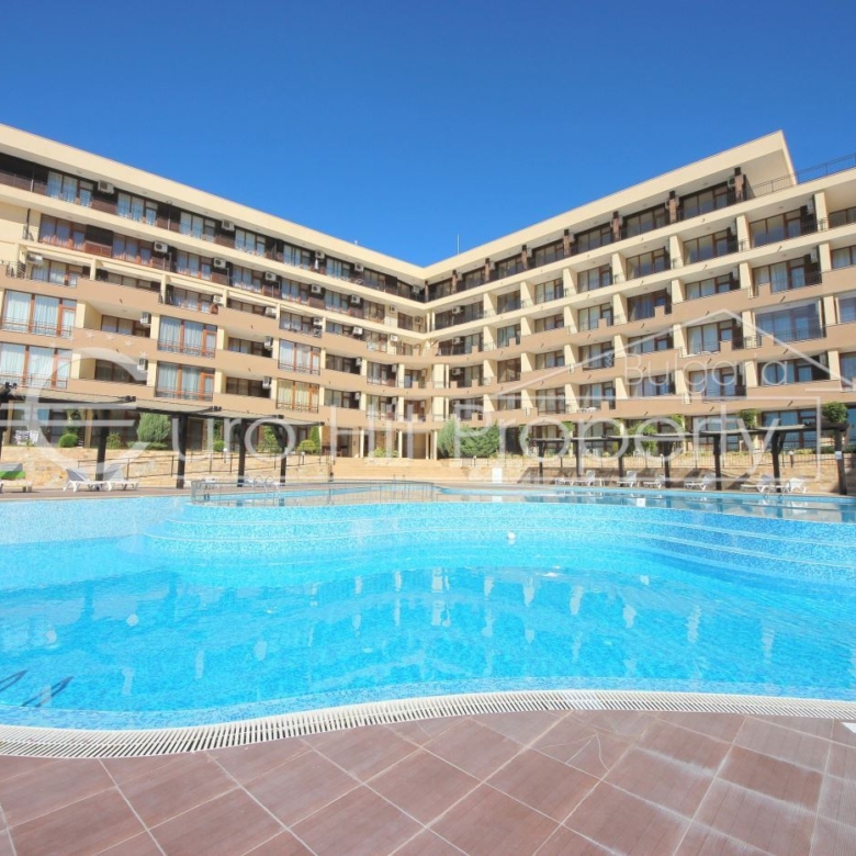 Двустаен обзаведен апартамент в к-с Луксор Свети Влас