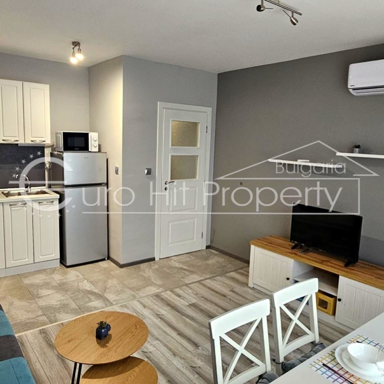 Двустаен напълно обзаведен апартамент в самия център на кв. Сарафово - нова сграда - 0