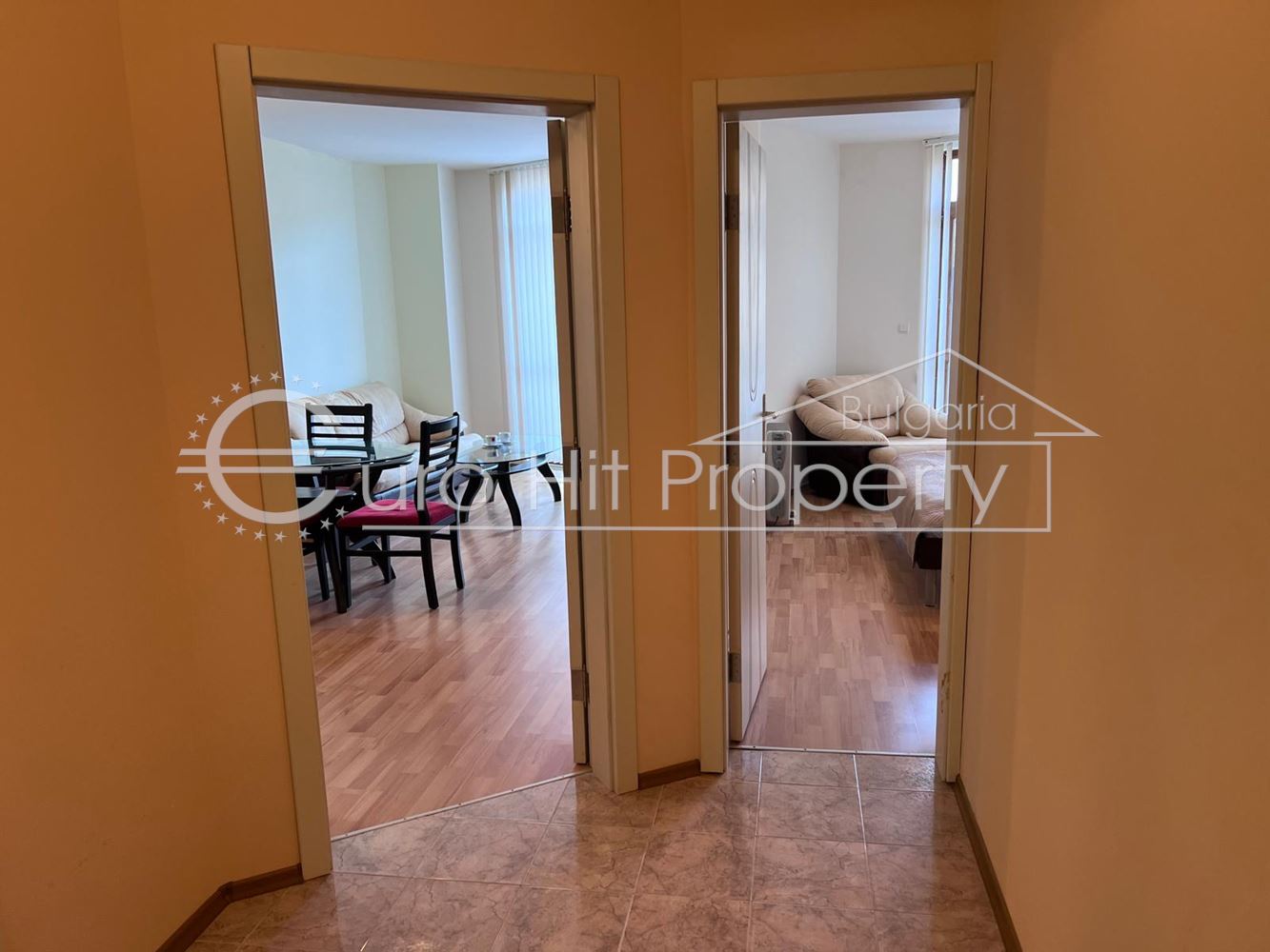 Двустаен обзаведен апартамент в комплекс с басейн в Свети Влас - 0