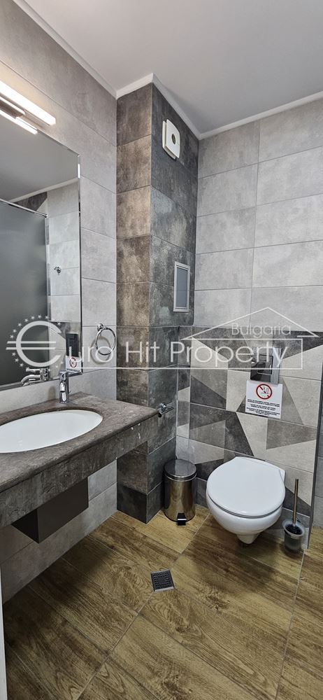 Двустаен обзаведен апартамент в луксозен комплекс на първа линияь в кв. Сарафово - 0