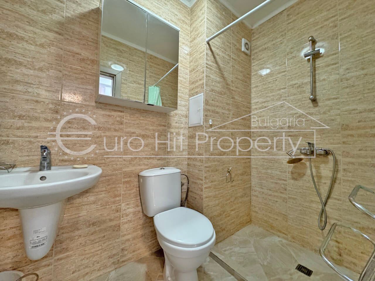 Двустаен обзаведен апартамент в нова жилищна сграда в кв. Сарафово - 0