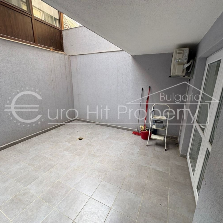 Тристаен обзаведен апартамент в Свети Влас - 0