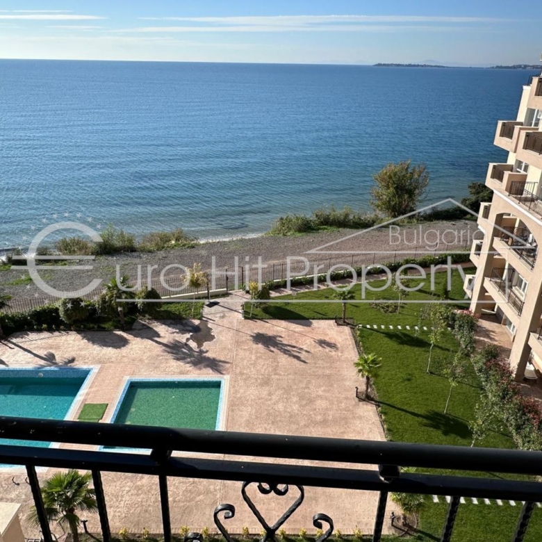 Двустаен апартамент с фронтална гледка море - в гр. Свети Влас - 0