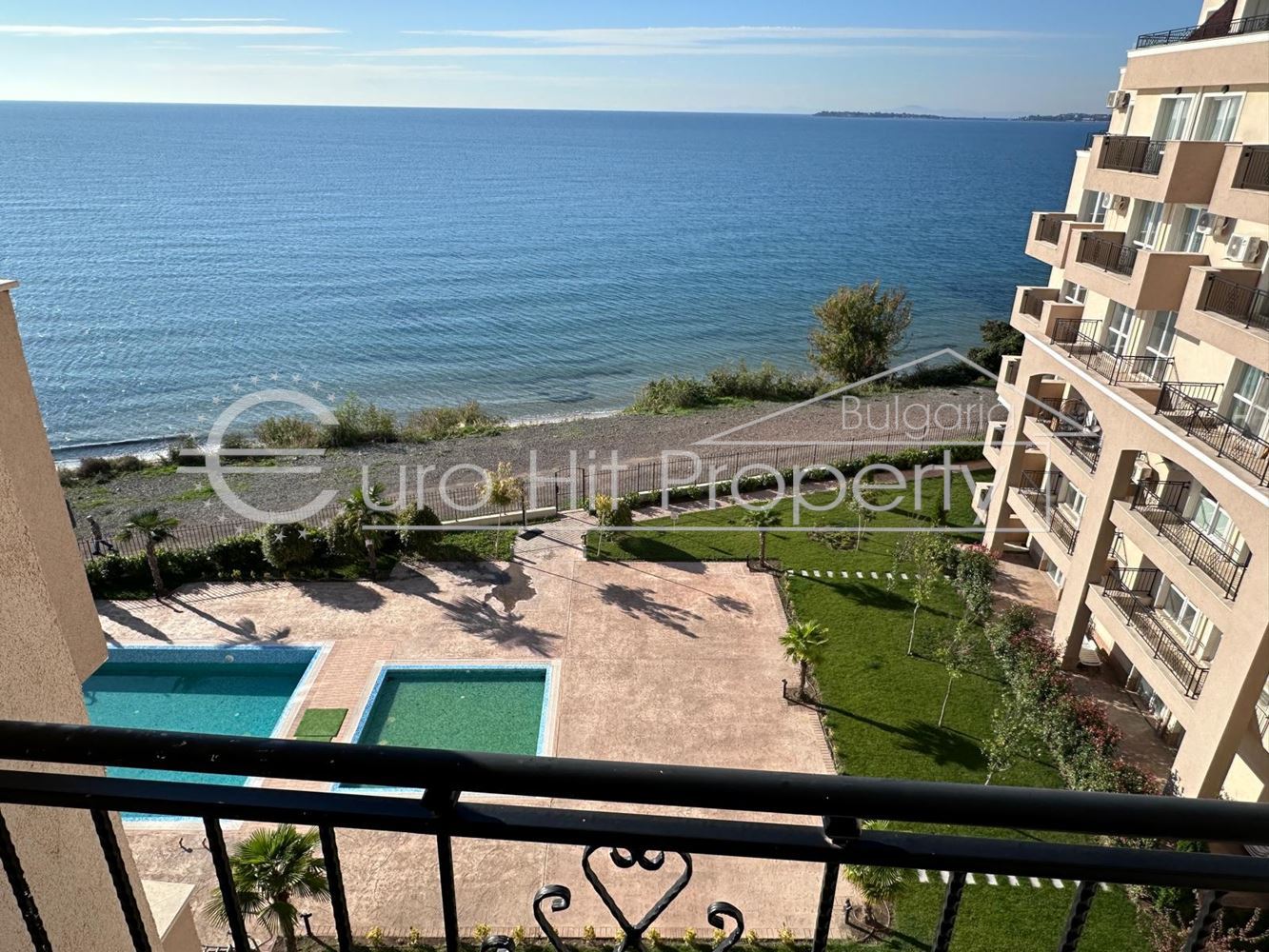 Двустаен апартамент с фронтална гледка море - в гр. Свети Влас - 0