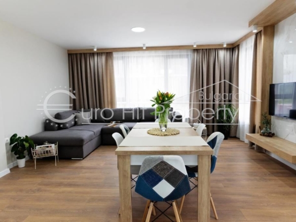 Тристаен апартамент с фронтална гледка море в луксозен комплекс на първа линия в Сарафово - 0