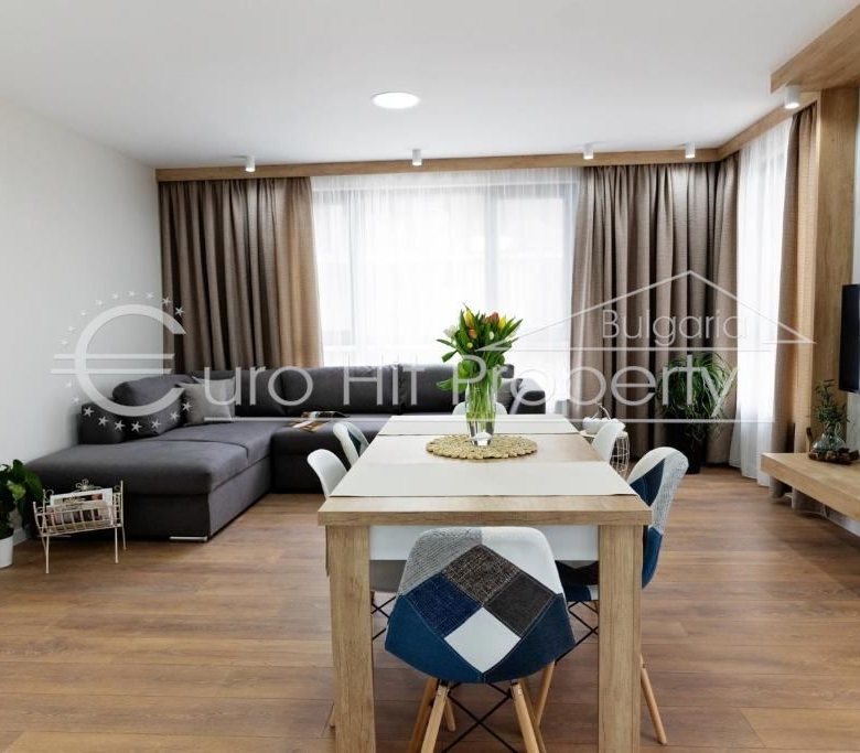 Тристаен апартамент с фронтална гледка море в луксозен комплекс на първа линия в Сарафово