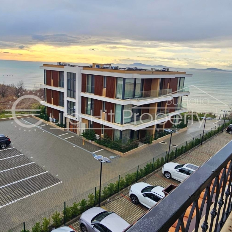 Двустаен обзаведен апартамент с морска панорама в луксозен комплекс в кв. Сарафово - 0