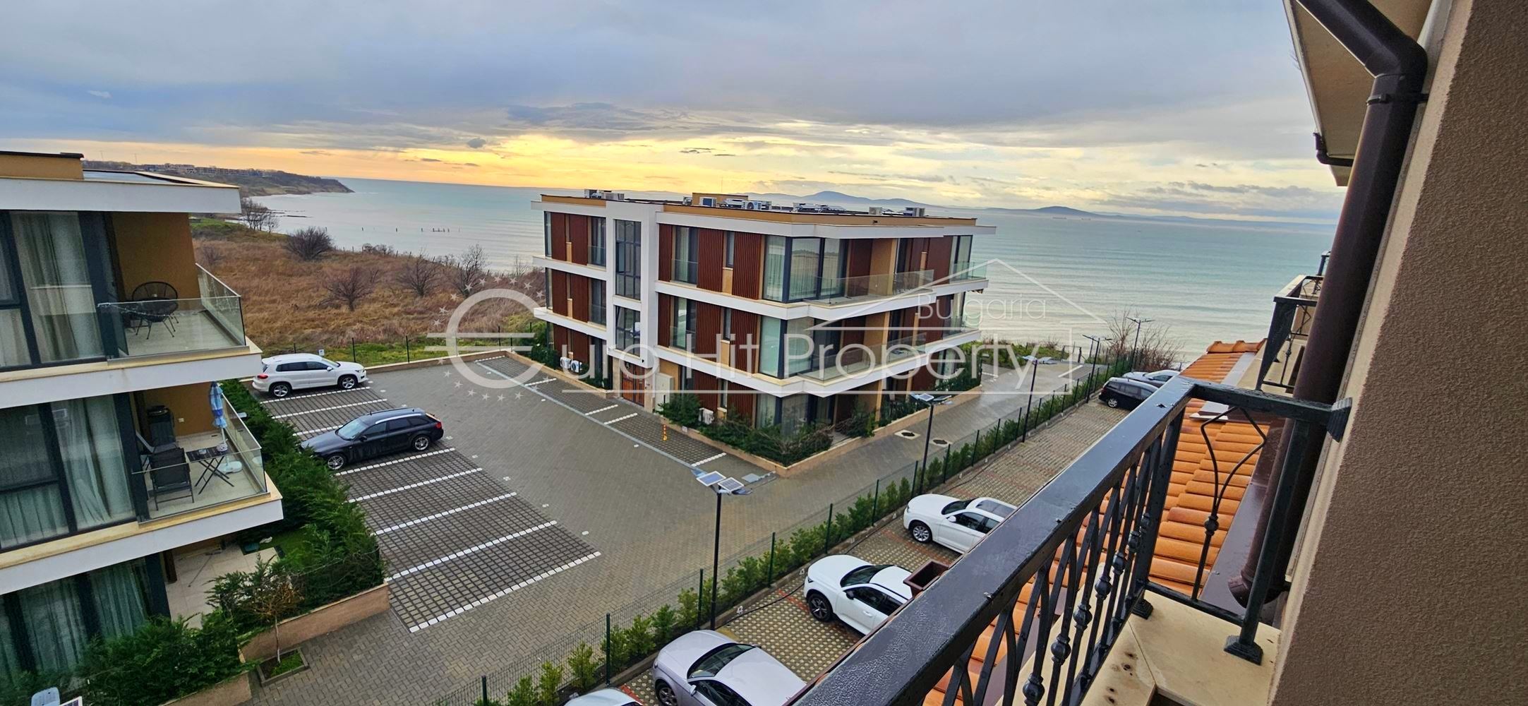 Двустаен обзаведен апартамент с морска панорама в луксозен комплекс в кв. Сарафово - 0