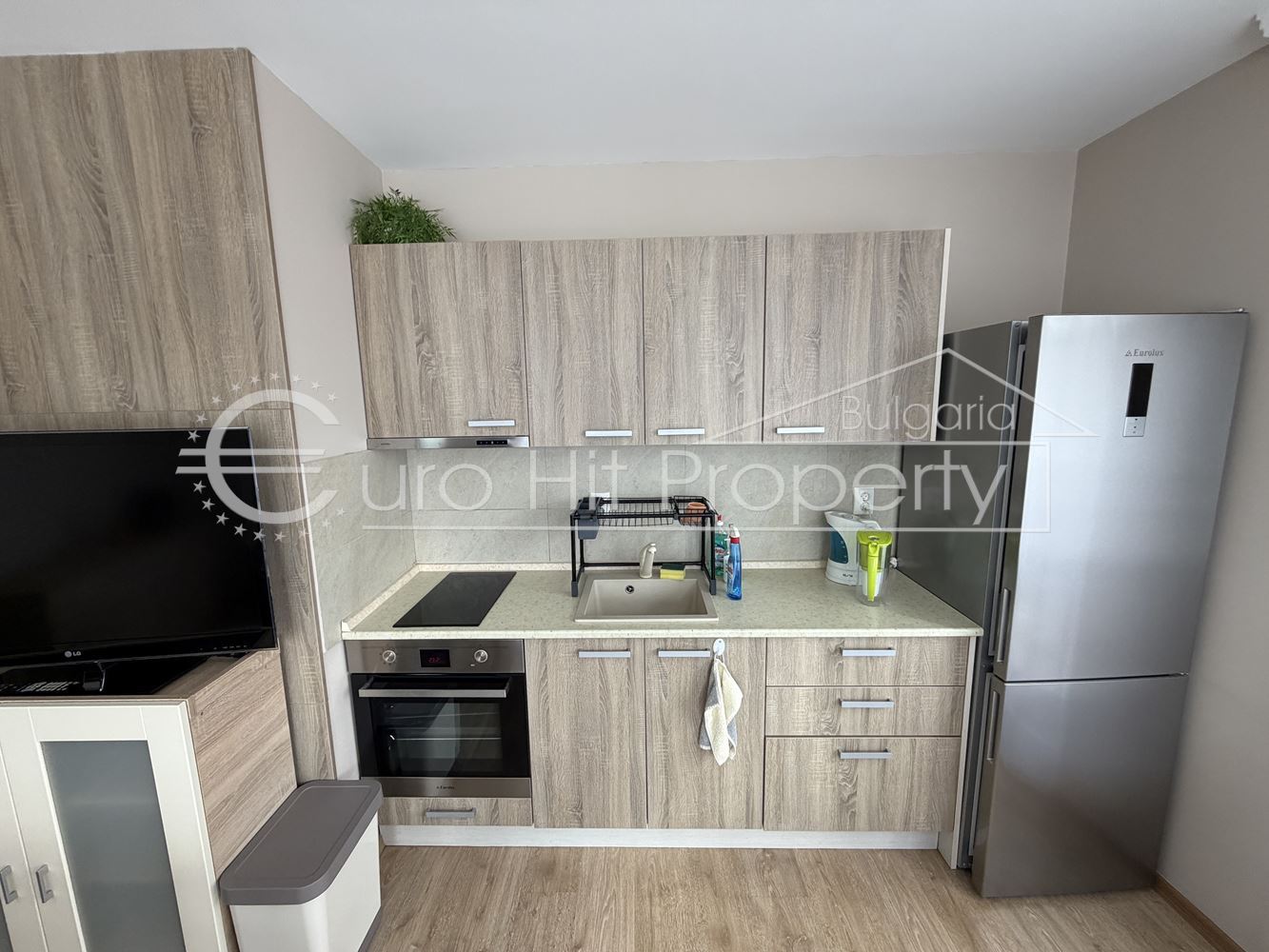 Двустаен апартамент под наем с подземно паркомясто до 2ро РПУ-0 Двустаен апартамент под наем с подземно паркомясто до 2ро РПУ - 0