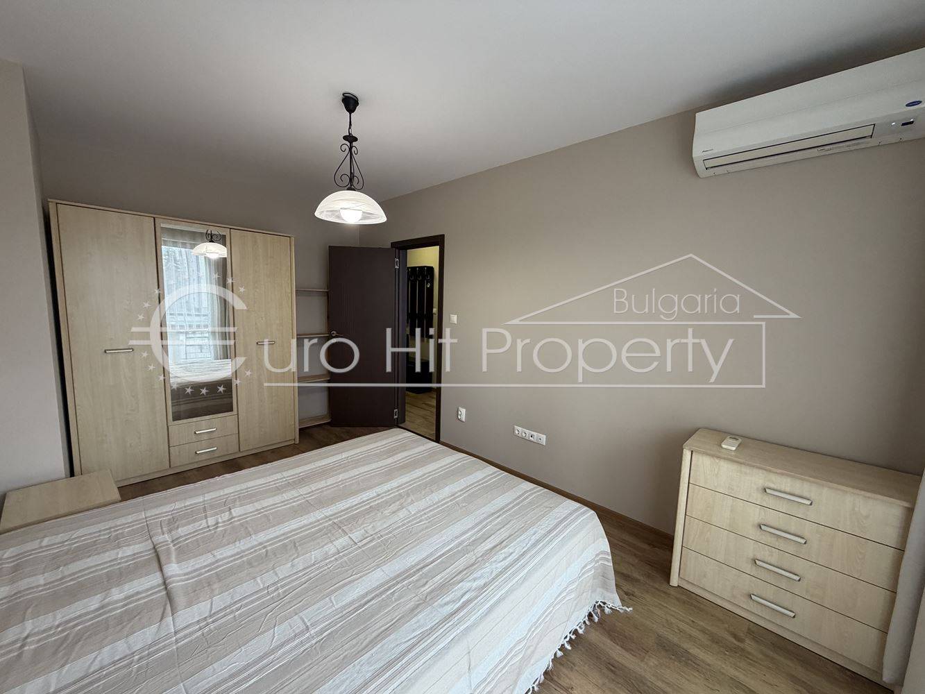 Двустаен апартамент под наем с подземно паркомясто до 2ро РПУ-0 Двустаен апартамент под наем с подземно паркомясто до 2ро РПУ - 0