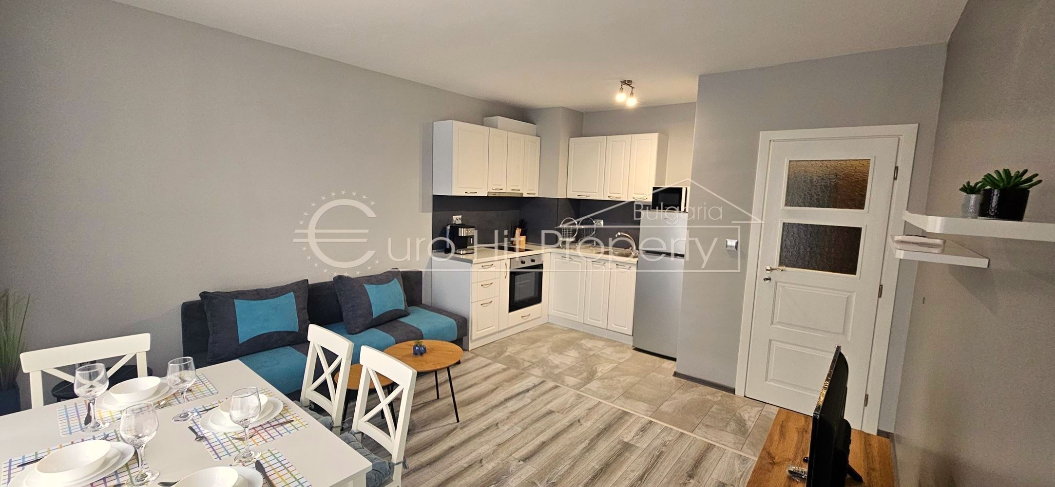 Двустаен напълно обзаведен апартамент в самия център на кв. Сарафово - нова сграда - 0