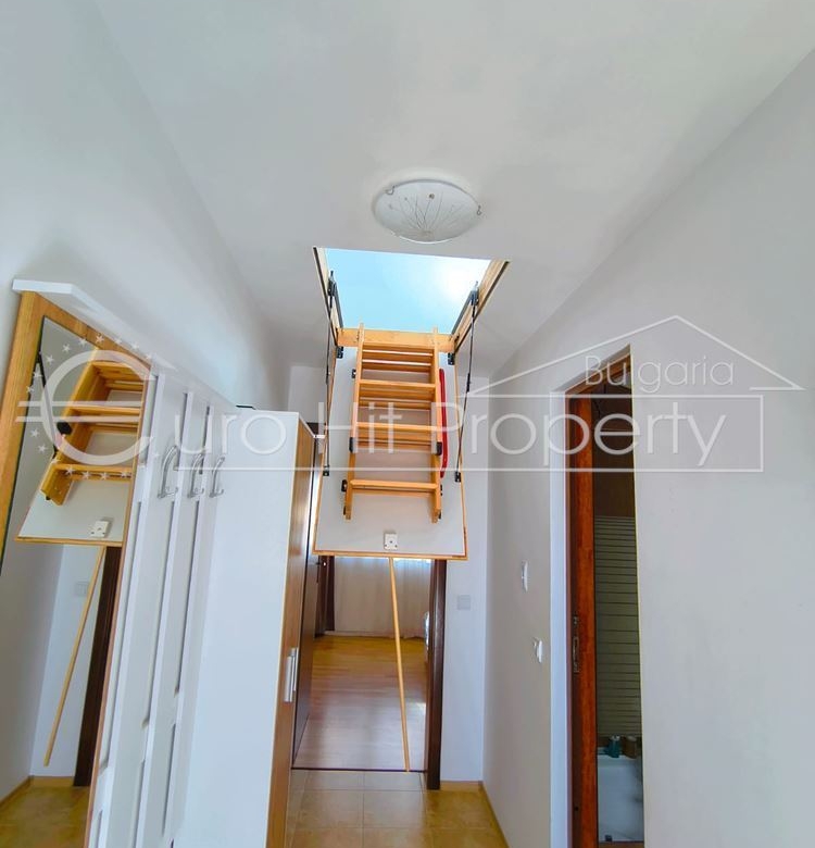 Двустаен обзаведен апартамент в Свети Влас на 100м. от плажа - 0