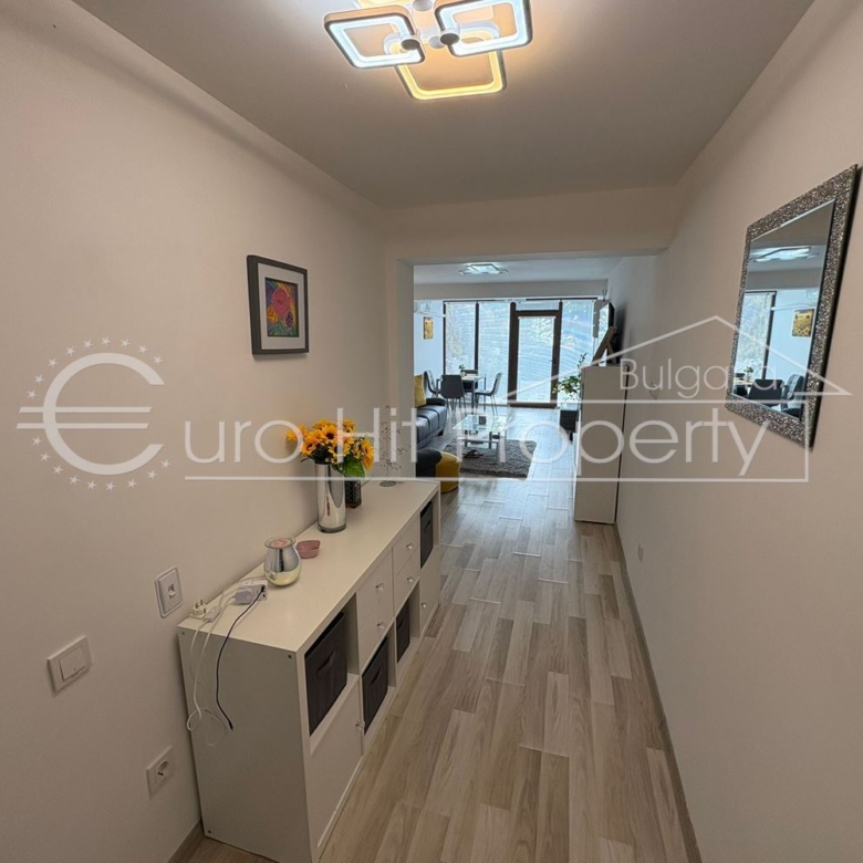 Тристаен обзаведен апартамент в Свети Влас - 0