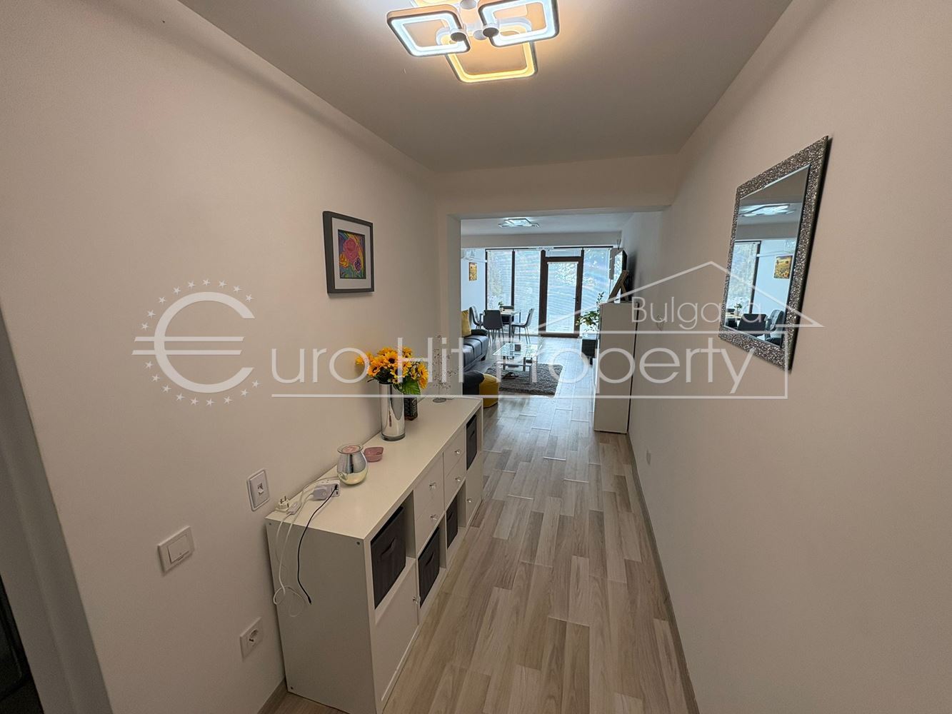 Тристаен обзаведен апартамент в Свети Влас - 0