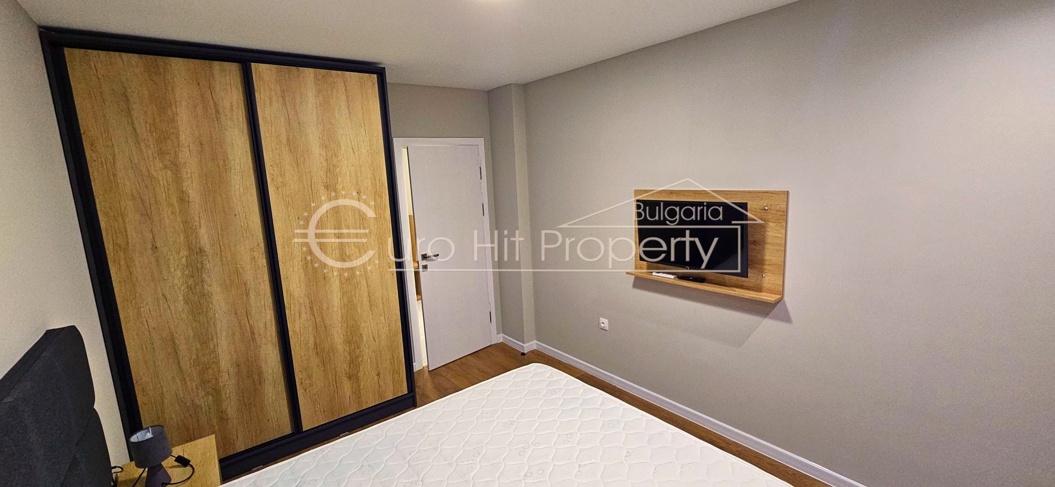 Двустаен обзаведен апартамент с морска панорама в луксозен комплекс в кв. Сарафово - 0