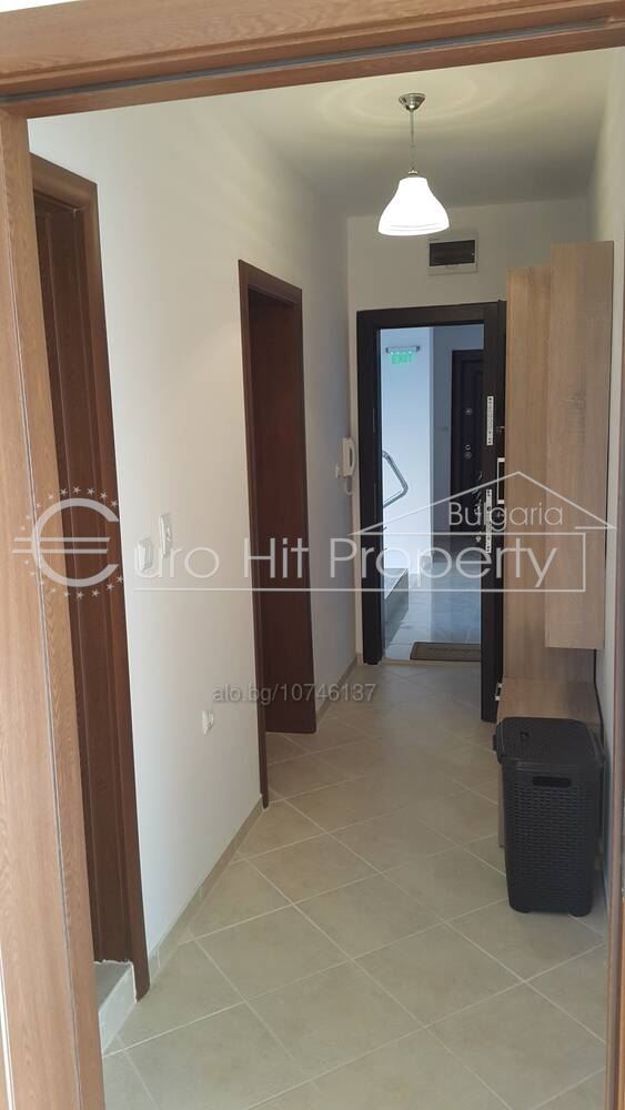 A one-bedroom apartment with a private parking space is for rent -0 Отдава се под наем двустаен апартамент със собствено паркомясто - 0