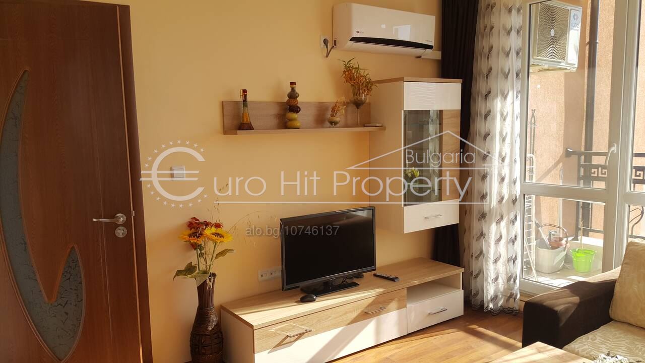 A one-bedroom apartment with a private parking space is for rent -0 Отдава се под наем двустаен апартамент със собствено паркомясто - 0