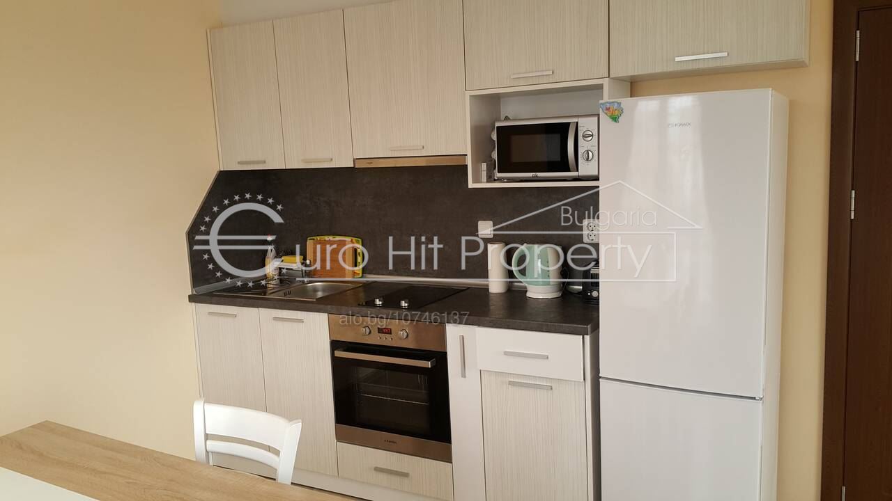 A one-bedroom apartment with a private parking space is for rent -0 Отдава се под наем двустаен апартамент със собствено паркомясто - 0