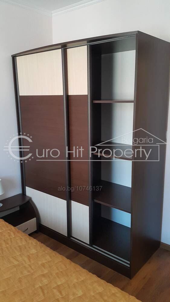 A one-bedroom apartment with a private parking space is for rent -0 Отдава се под наем двустаен апартамент със собствено паркомясто - 0