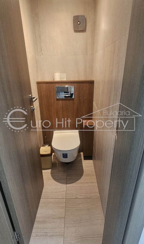 Отдава се под наем партерно помещение в ж.к. Лазур - със статут магазин - 0