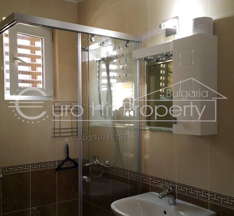 Отдава се под наем двустаен апартамент със собствено паркомясто - 0