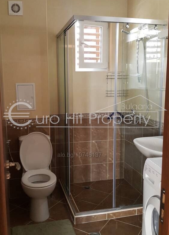 Отдава се под наем двустаен апартамент със собствено паркомясто - 0