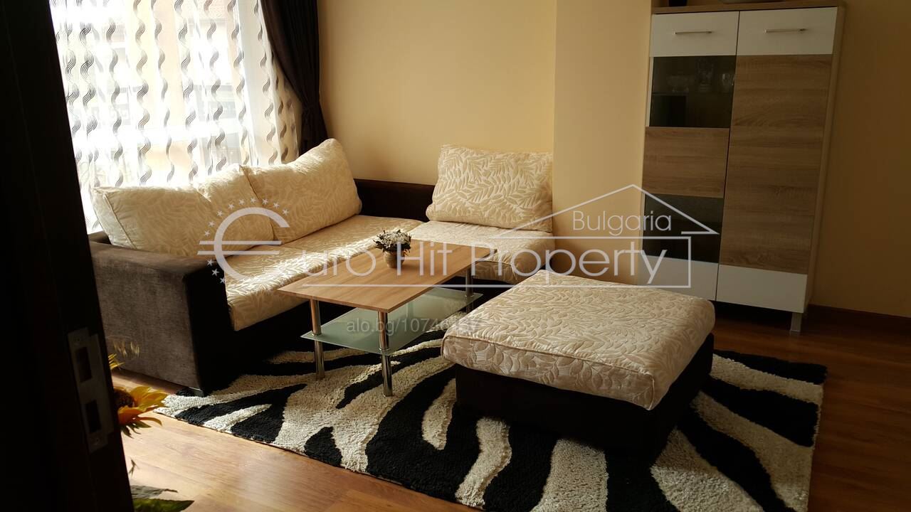 A one-bedroom apartment with a private parking space is for rent -0 Отдава се под наем двустаен апартамент със собствено паркомясто - 0