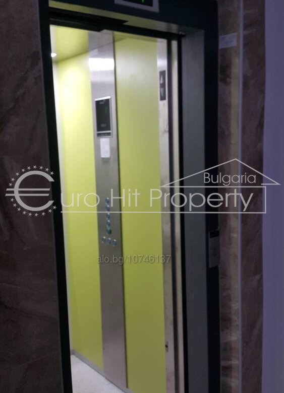 Отдава се под наем двустаен апартамент със собствено паркомясто - 0