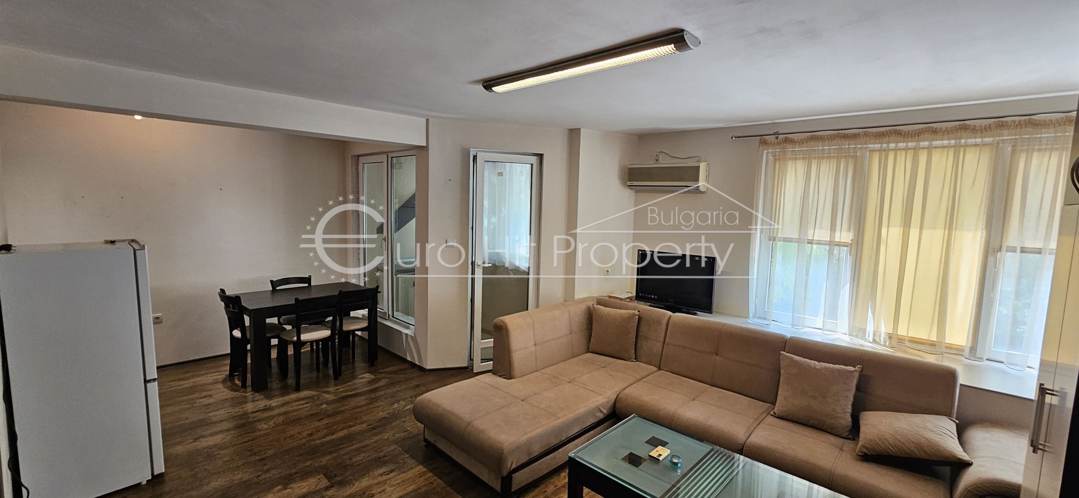 Отдава се под наем просторен едностаен апартамент на 5 мин. от "Тройката" - 0