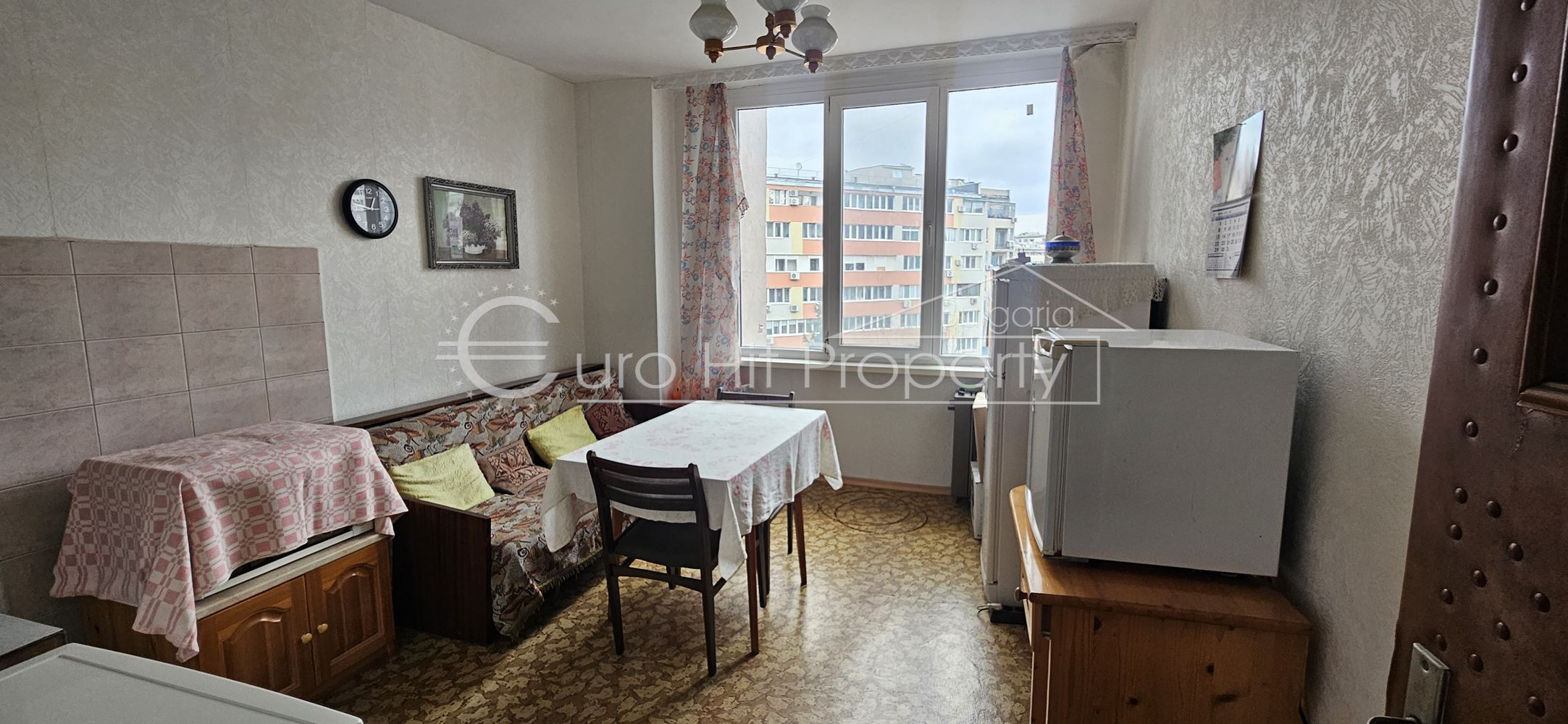 Тристаен апартамент монолитно строителство в бизост до БСУ и центъра ва града-0 Тристаен апартамент монолитно строителство в бизост до БСУ и центъра ва града - 0