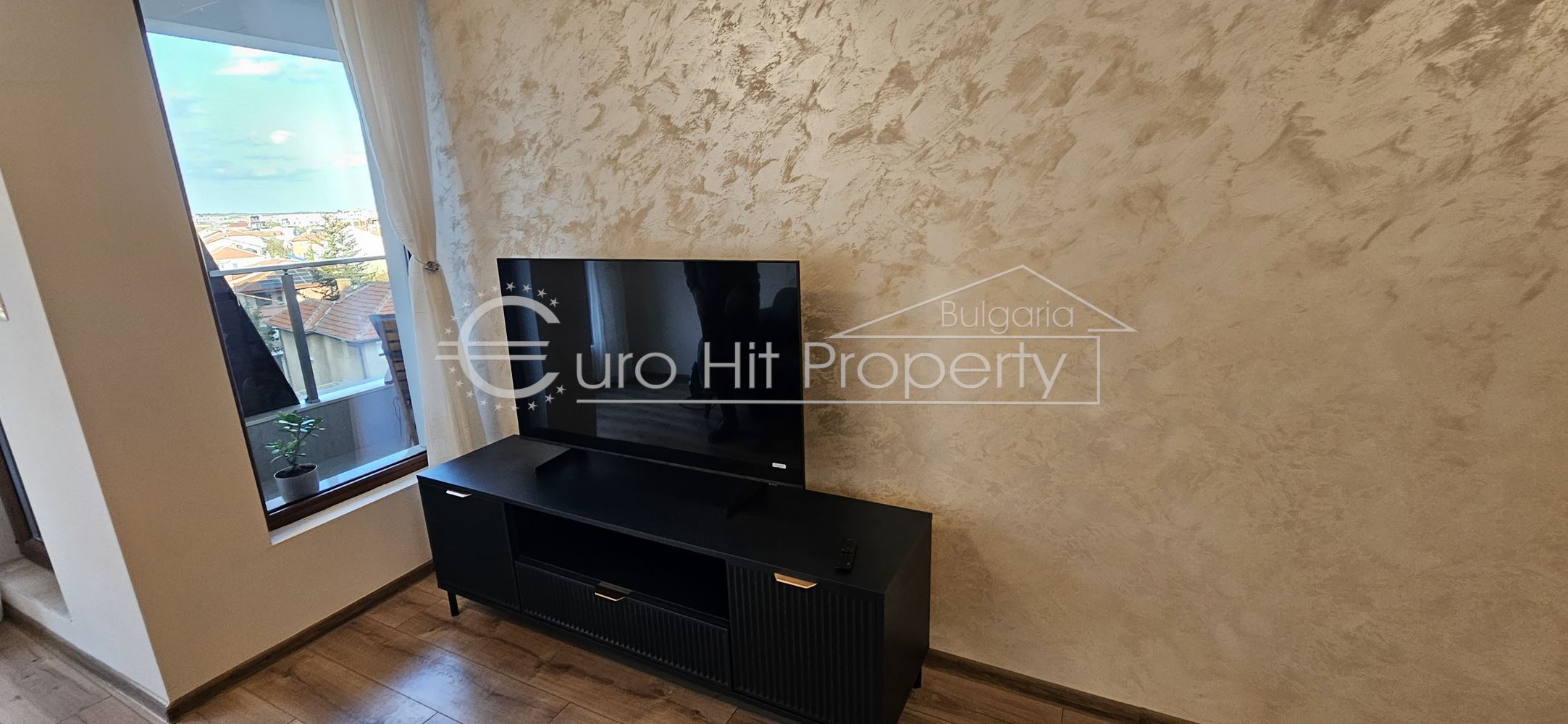 Отдава се под наем чисто нов двустаен апартамент в нова сграда в топ центъра на кв. Сарафово - 0