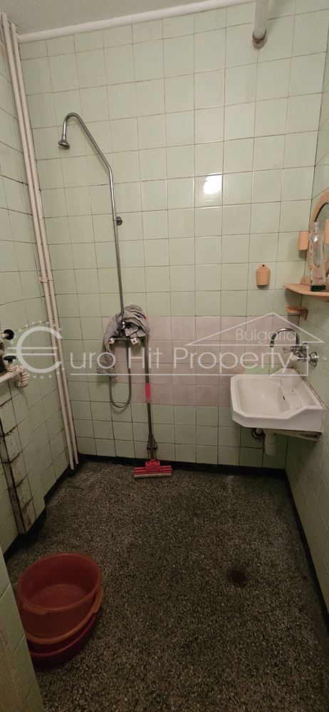 Тристаен апартамент монолитно строителство в бизост до БСУ и центъра ва града-0 Тристаен апартамент монолитно строителство в бизост до БСУ и центъра ва града - 0