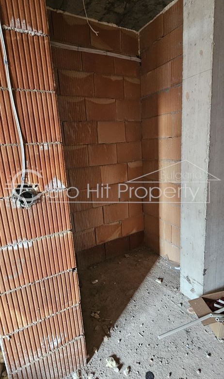 Едностаен апартамент с веранда и двор в новострояща се луксозна жилищна сграда в новата част на кв. Сарафово, на метри от морето - 0