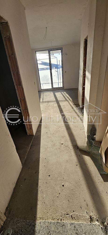 Едностаен апартамент с веранда и двор в новострояща се луксозна жилищна сграда в новата част на кв. Сарафово, на метри от морето - 0