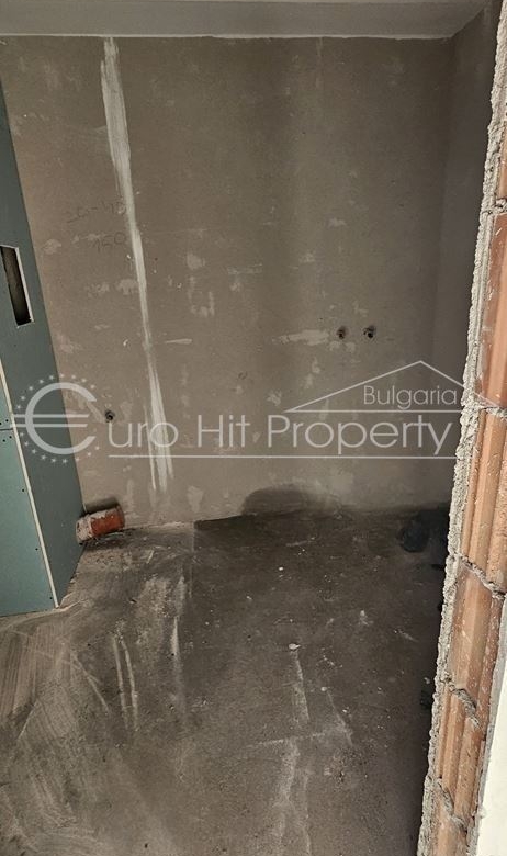 Едностаен апартамент с веранда и двор в новострояща се луксозна жилищна сграда в новата част на кв. Сарафово, на метри от морето - 0