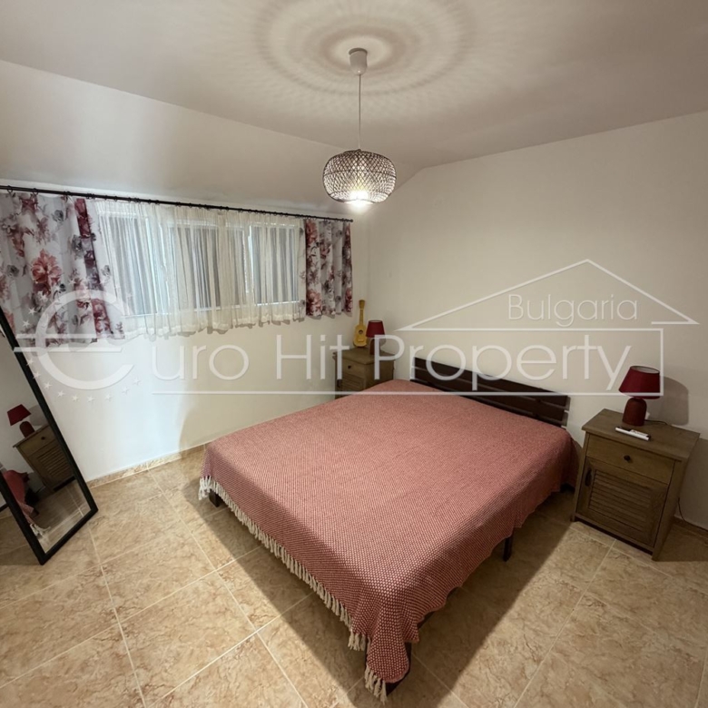 Двустаен обзаведен апартамент в кв. Сарафово - 0