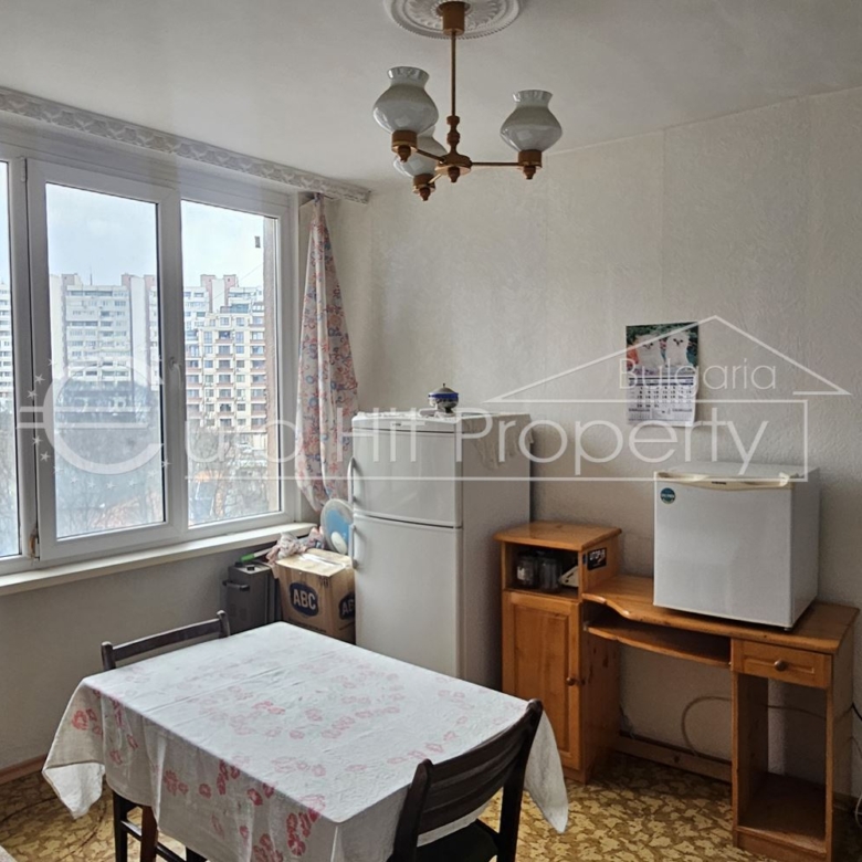 Тристаен апартамент монолитно строителство в бизост до БСУ и центъра ва града - 0