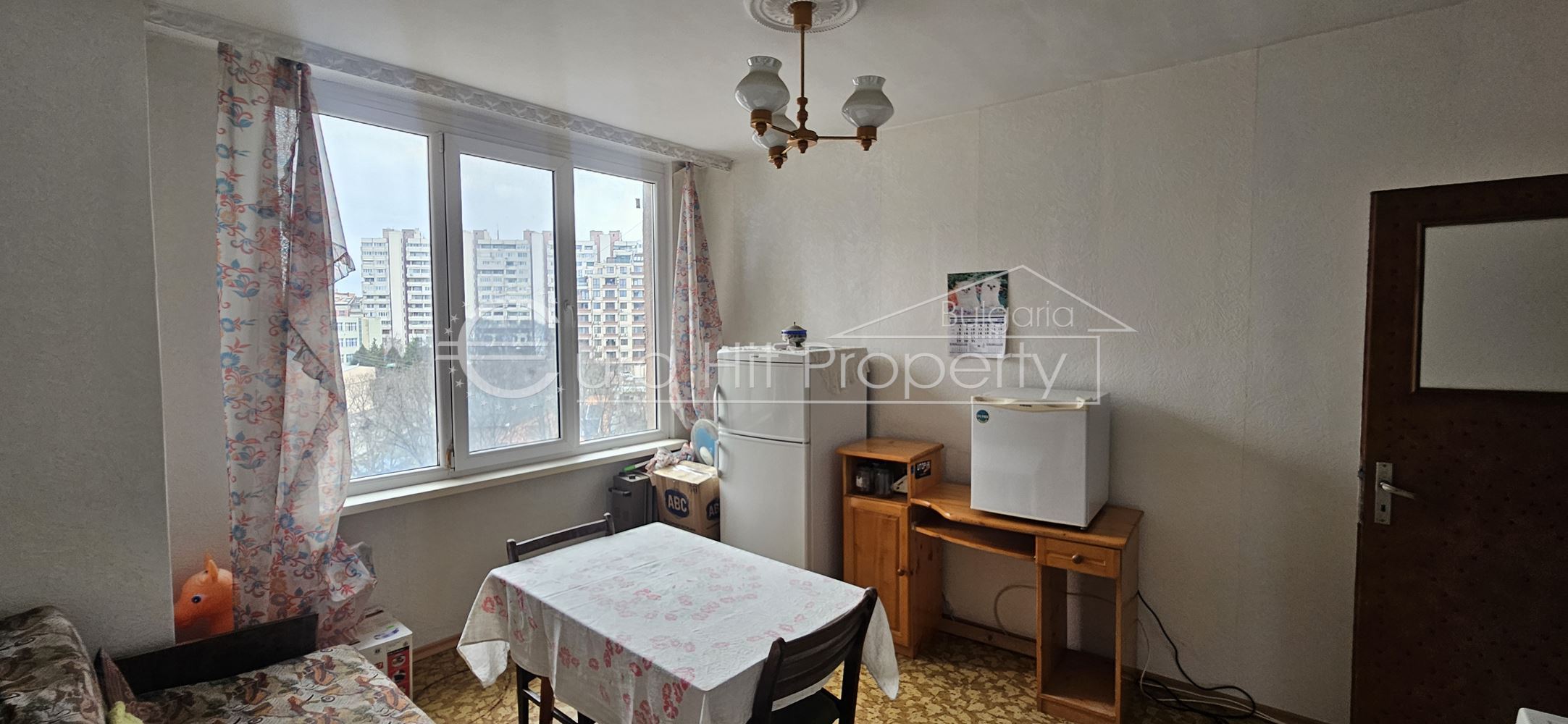 Тристаен апартамент монолитно строителство в бизост до БСУ и центъра ва града-0 Тристаен апартамент монолитно строителство в бизост до БСУ и центъра ва града - 0