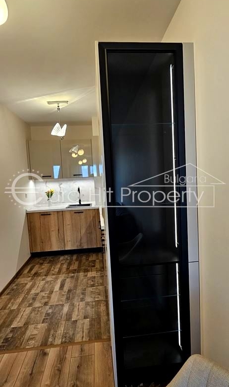 Отдава се под наем чисто нов двустаен апартамент в нова сграда в топ центъра на кв. Сарафово - 0